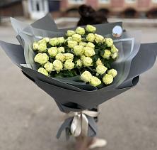 Букет Белые кустовые розы Солинеро в Калязине